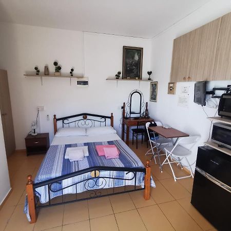 Nicosia Rooms Studios Bagian luar foto