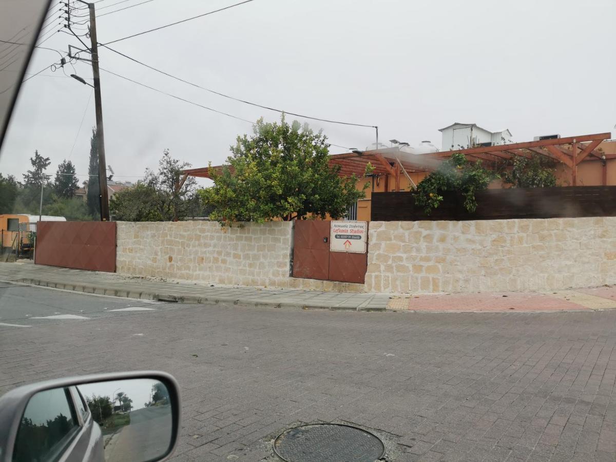 Nicosia Rooms Studios Bagian luar foto