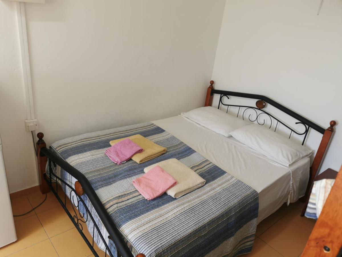Nicosia Rooms Studios Bagian luar foto