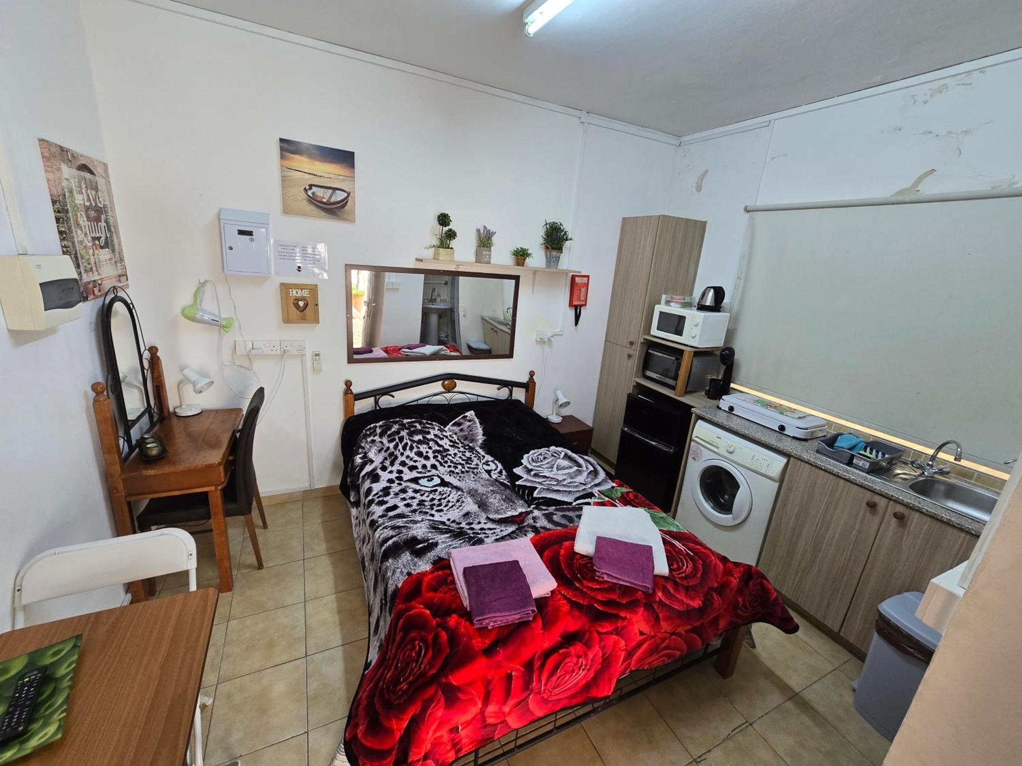 Nicosia Rooms Studios Bagian luar foto